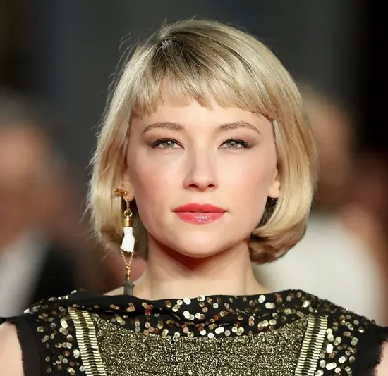 Tampil Modis dengan Gaya Rambut Terbaru: The Bob with Baby Bangs